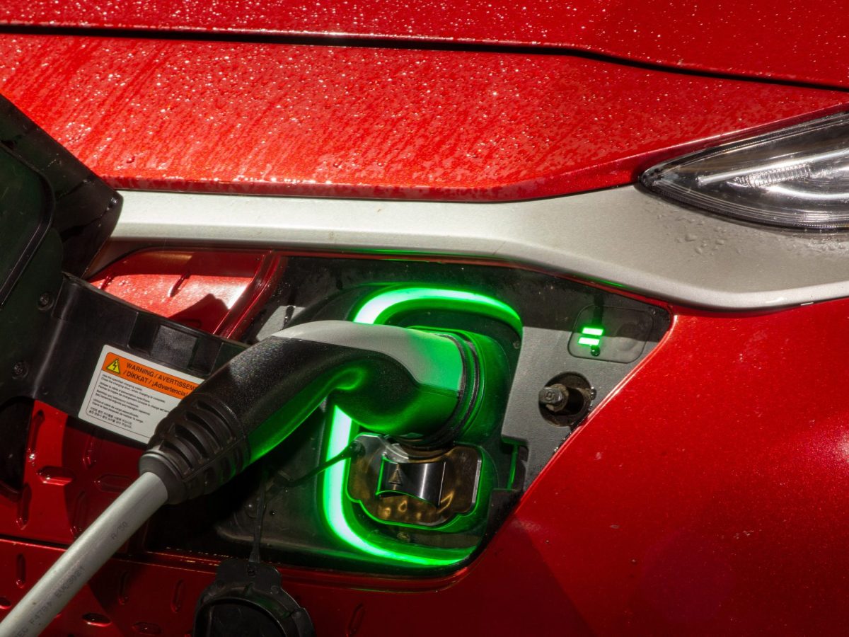 Elektroauto beim Laden.