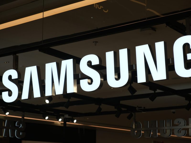 Samsung-Logo als Leuchtreklame.
